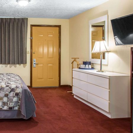Rodeway Inn & Suites Branford - Guilford Exteriör bild