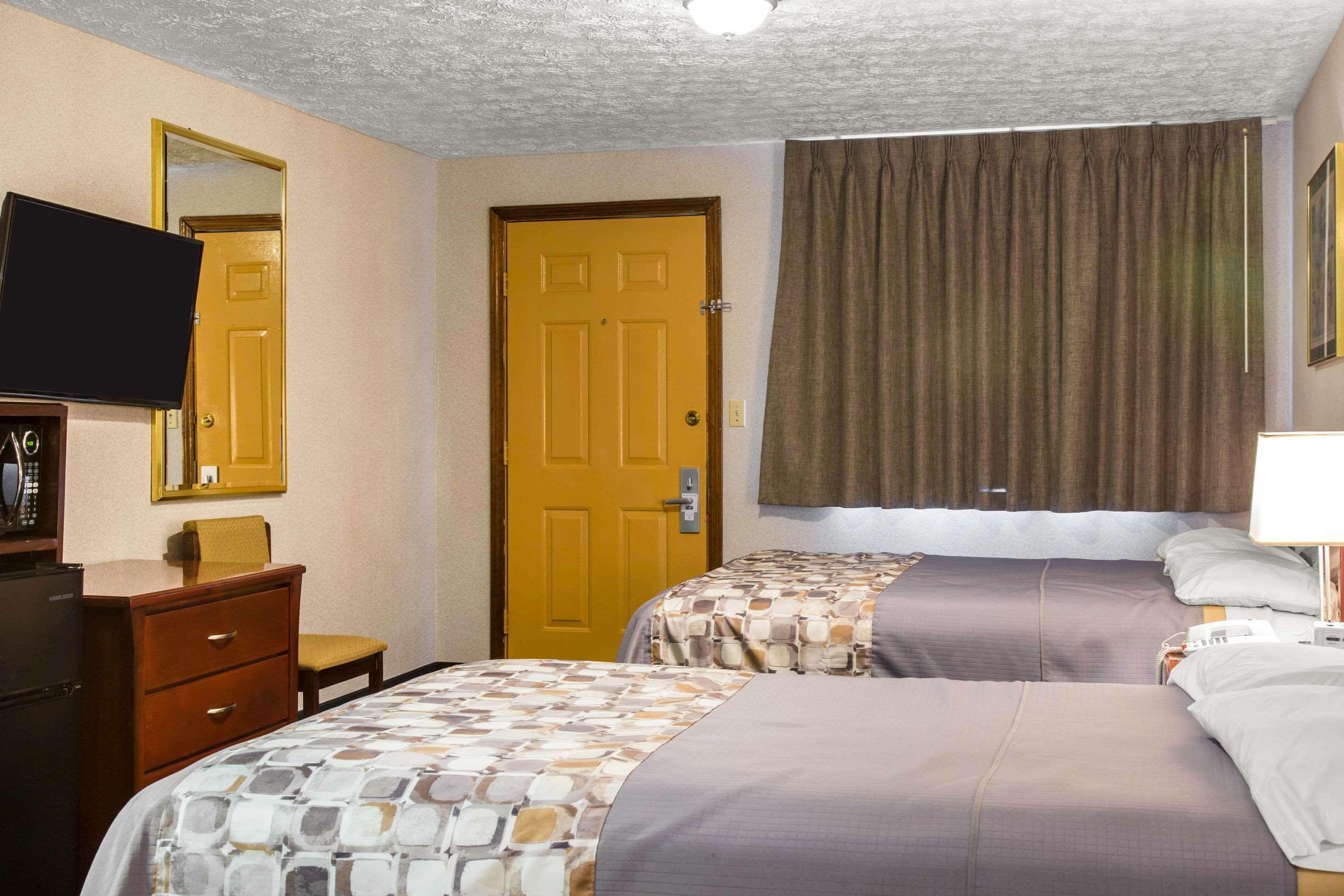 Rodeway Inn & Suites Branford - Guilford Exteriör bild