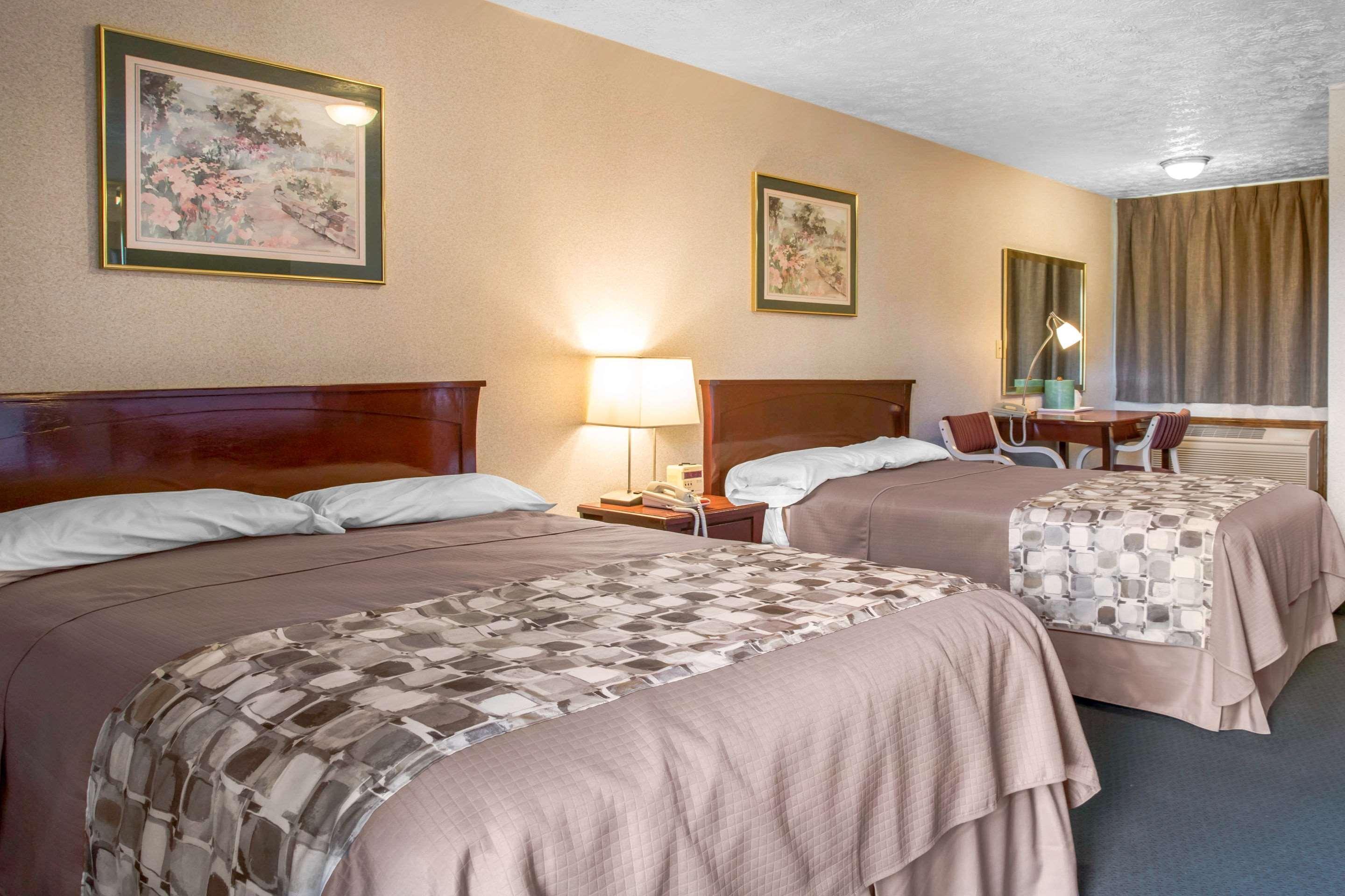 Rodeway Inn & Suites Branford - Guilford Exteriör bild