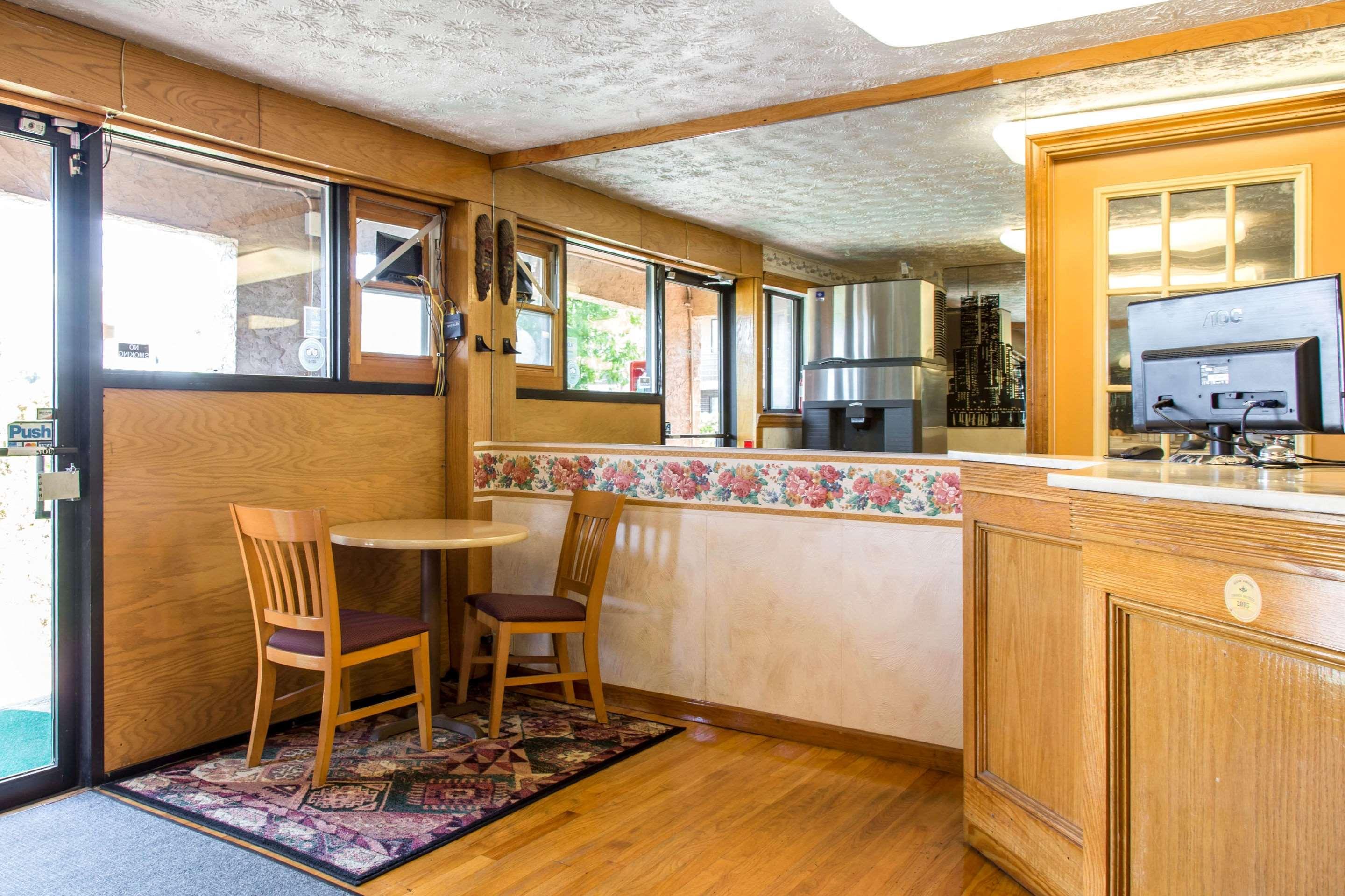 Rodeway Inn & Suites Branford - Guilford Exteriör bild