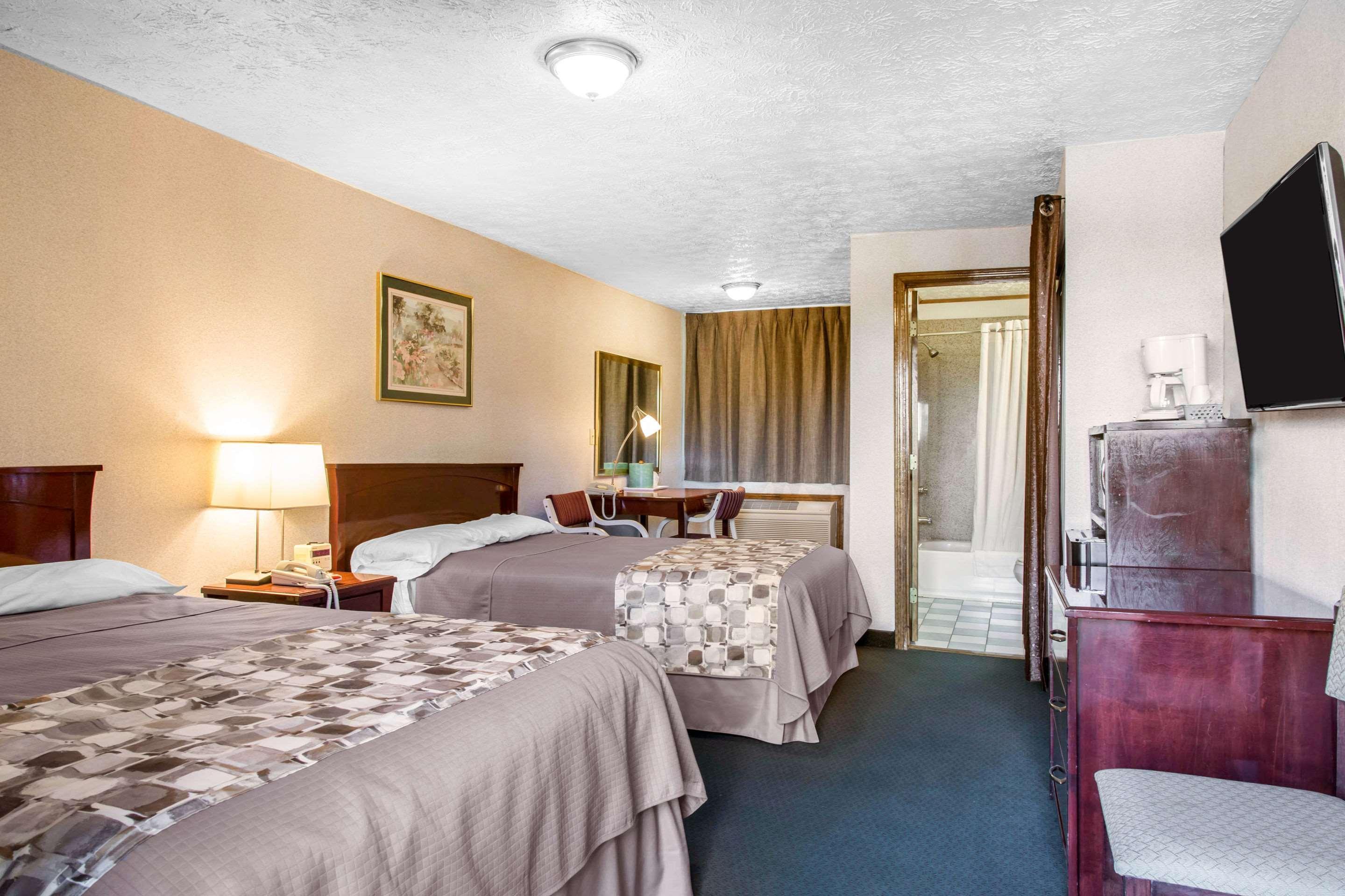 Rodeway Inn & Suites Branford - Guilford Exteriör bild