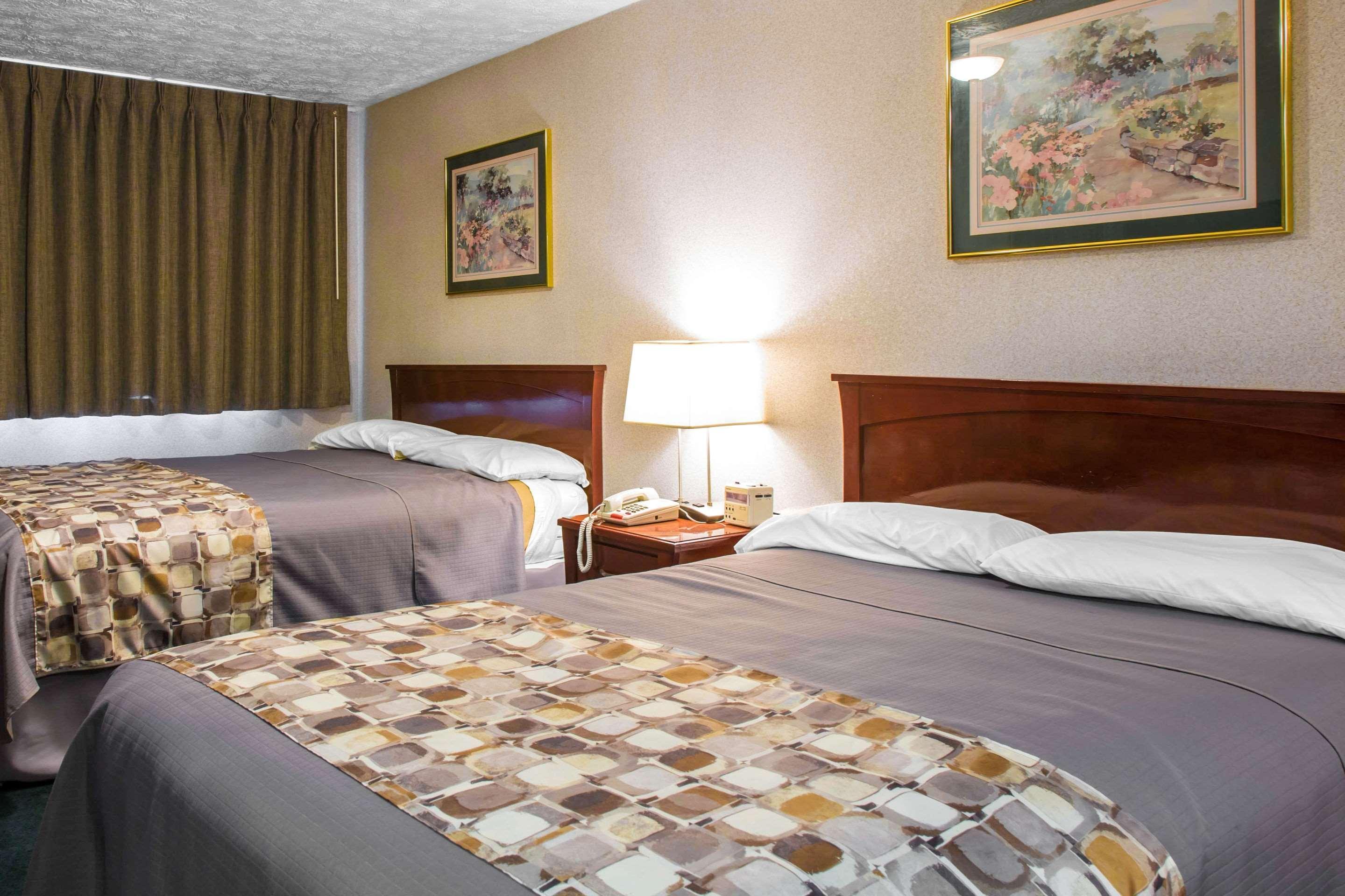 Rodeway Inn & Suites Branford - Guilford Exteriör bild